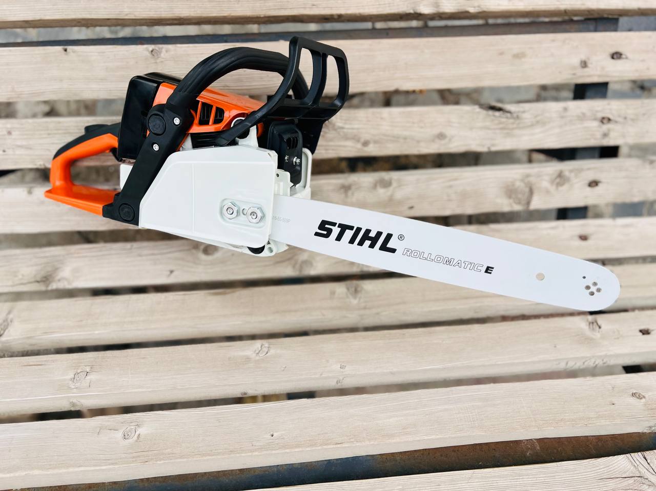 اره اشتیل 250: سبک، قدرتمند، ایدهآل برای باغبانی و هرس چوب