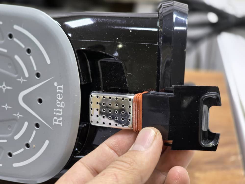 👔 اتو بخار هوشمند روگن مدل Ru-1015 – محافظت از پارچه با کفی سولیپلات و قدرت بخار بالا